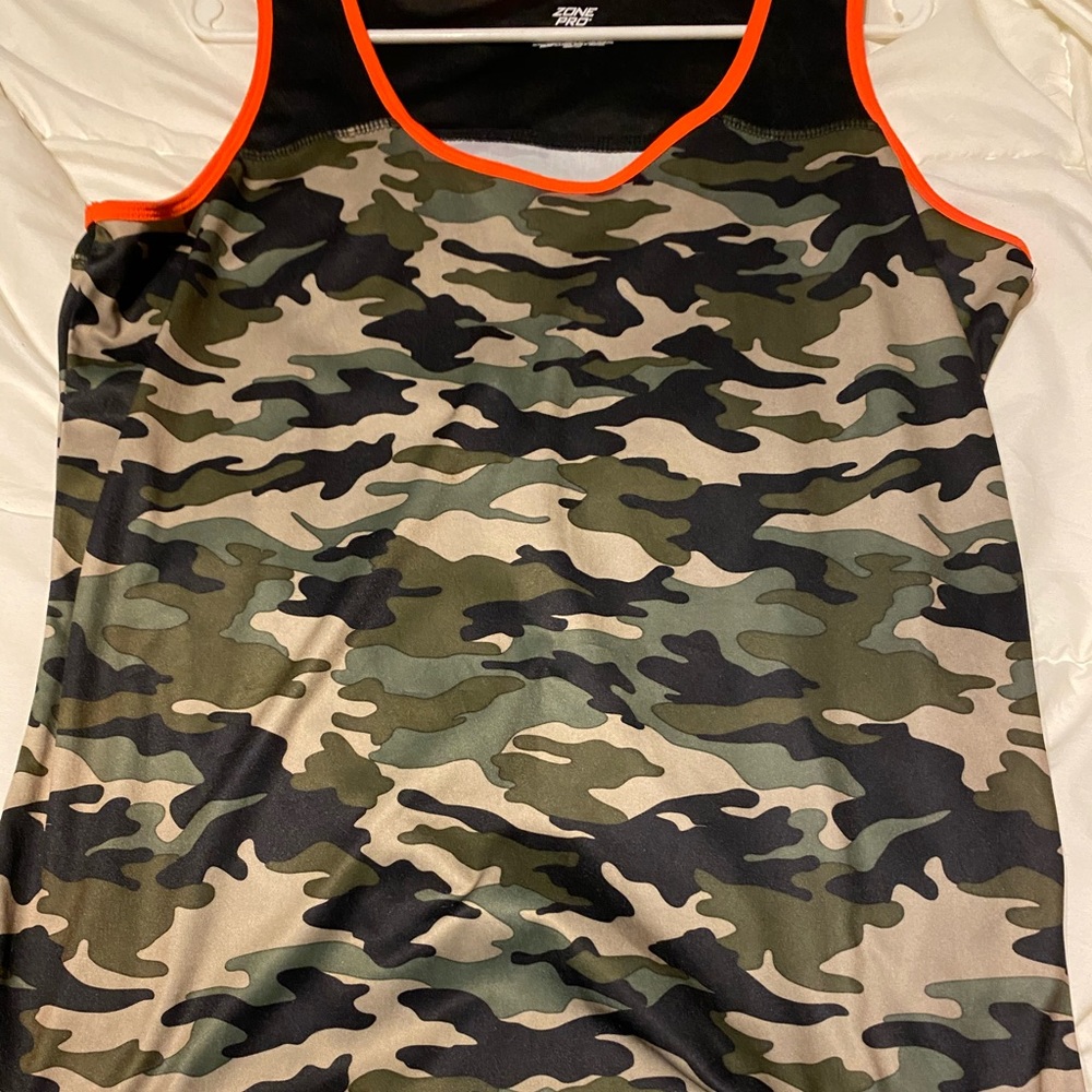 Camo tank